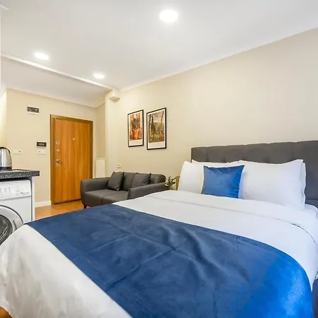 Fabulous Studio Wac In Friendly Neighborhood